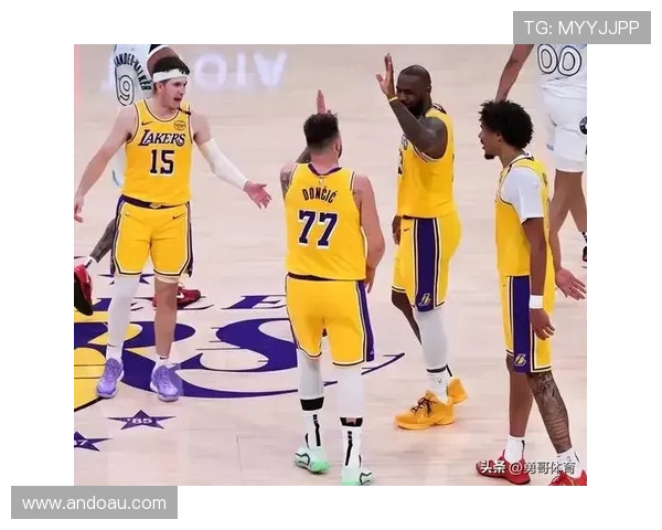 NBA赛季最新动向:詹姆斯复出助力湖人冲击季后赛 东契奇带领独行侠重燃希望