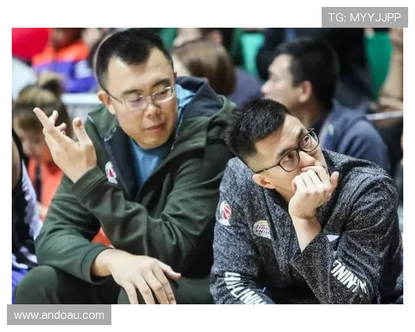 热火队全新阵容升级揭幕 球员交易与伤病恢复成关键焦点